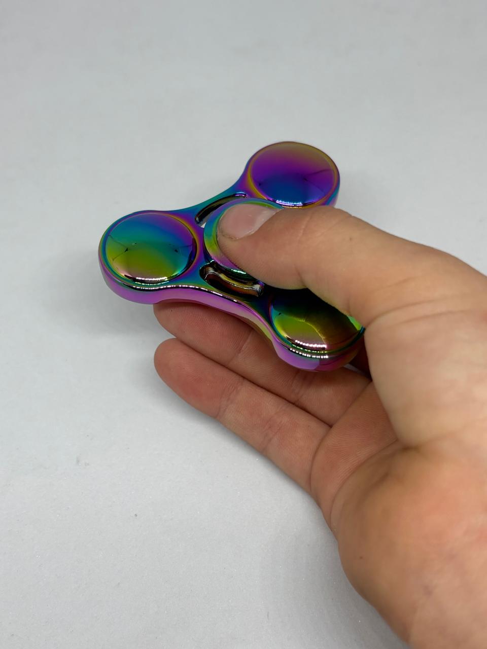 Metal fingertip spinner